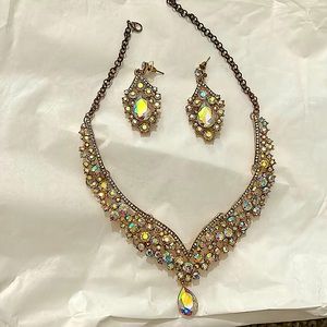 Quinceañera jewelry with crown included